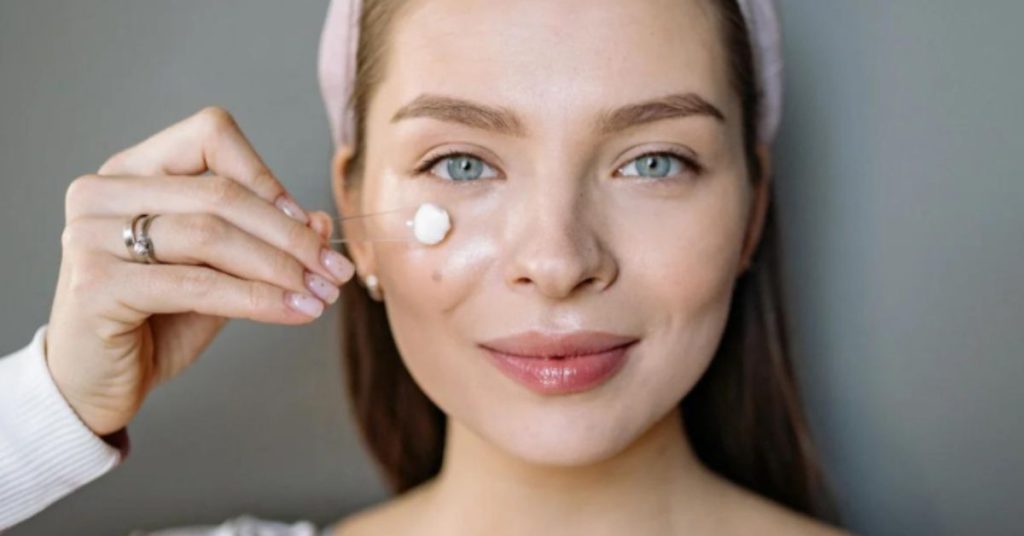 How to Use Ceylan Eye Cream for Best Results